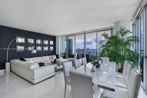 Condo in Miami, Florida, 2 bedrooms  № 1378631 - photo 8