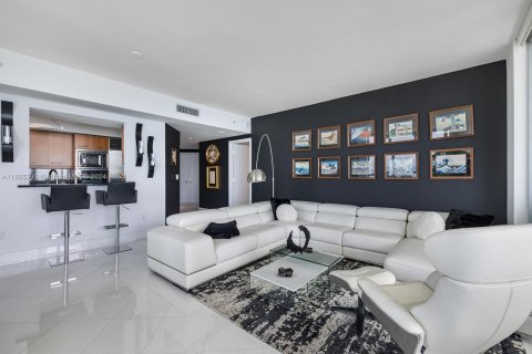 Condo in Miami, Florida, 2 bedrooms  № 1378631 - photo 5