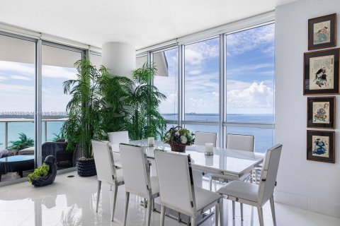 Condo in Miami, Florida, 2 bedrooms  № 1378631 - photo 10