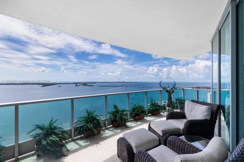 Condo in Miami, Florida, 2 bedrooms  № 1378631 - photo 2