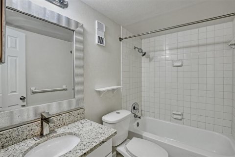 Condominio en venta en Orlando, Florida, 2 dormitorios, 76.92 m2 № 1355710 - foto 9