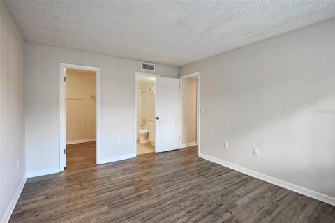 Copropriété à vendre à Orlando, Floride: 2 chambres, 76.92 m2 № 1355710 - photo 12