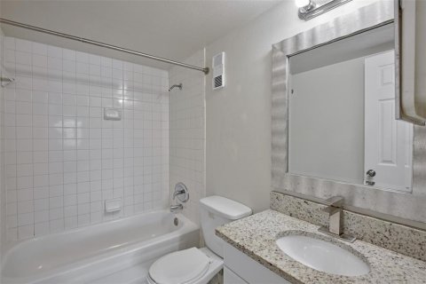 Condominio en venta en Orlando, Florida, 2 dormitorios, 76.92 m2 № 1355710 - foto 13