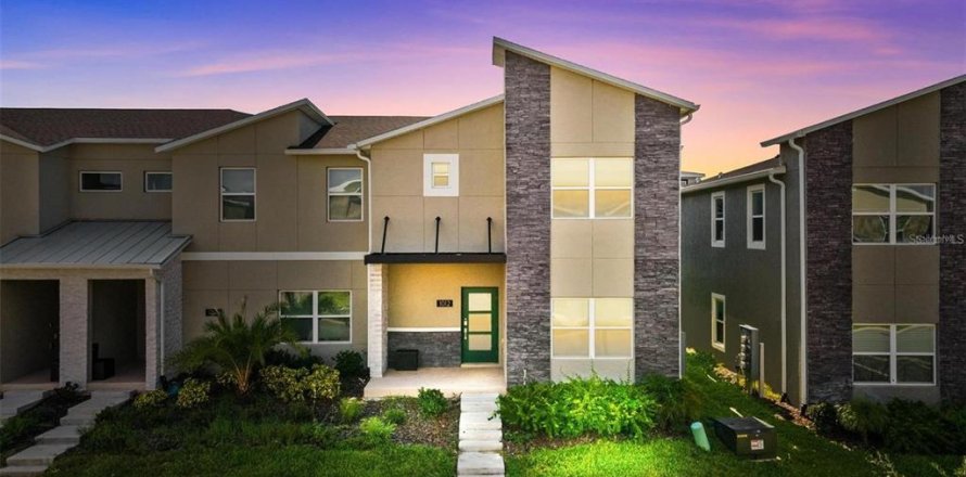 Townhouse in Davenport, Florida 5 bedrooms, 201.41 sq.m. № 1355760