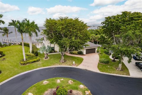 Villa ou maison à louer à Fort Myers, Floride: 4 chambres, 277.31 m2 № 1371942 - photo 23