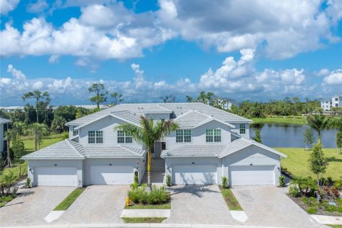 Copropriété à vendre à Punta Gorda, Floride: 3 chambres, 206.43 m2 № 1371362 - photo 1