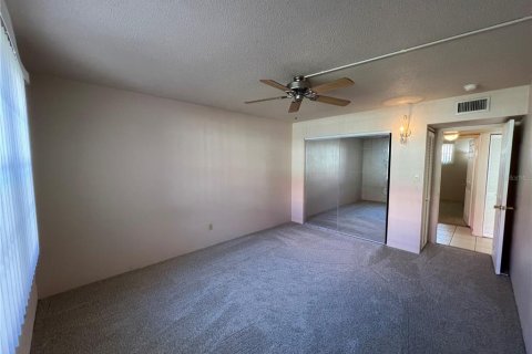 Condo in Daytona Beach, Florida, 2 bedrooms  № 984864 - photo 13