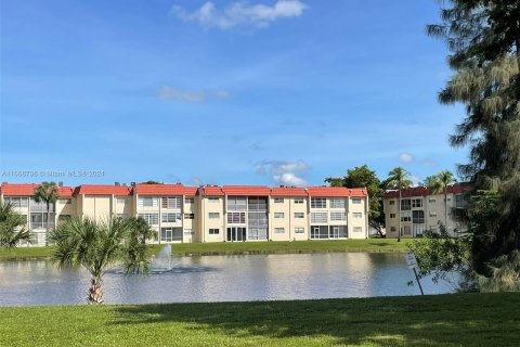 Copropriété à vendre à Sunrise, Floride: 2 chambres, 78.97 m2 № 1387783 - photo 24