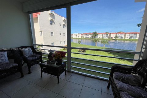 Copropriété à vendre à Sunrise, Floride: 2 chambres, 78.97 m2 № 1387783 - photo 8