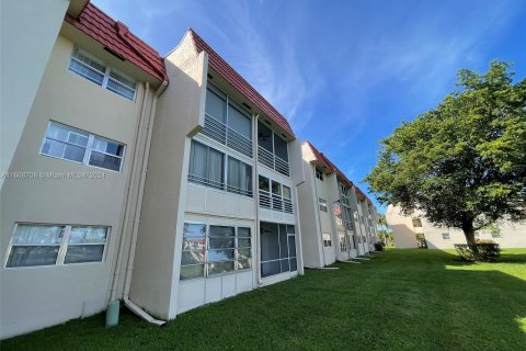 Copropriété à vendre à Sunrise, Floride: 2 chambres, 78.97 m2 № 1387783 - photo 22