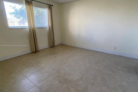 Condo in Sunrise, Florida, 2 bedrooms  № 1387783 - photo 12