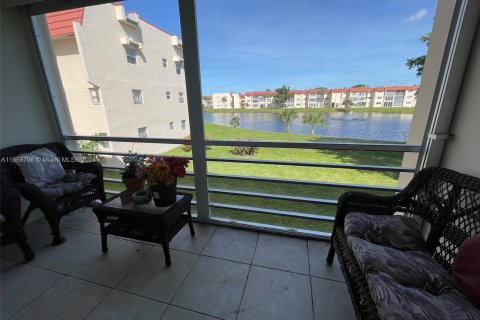 Copropriété à vendre à Sunrise, Floride: 2 chambres, 78.97 m2 № 1387783 - photo 18