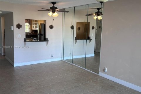 Condo in Sunrise, Florida, 2 bedrooms  № 1387783 - photo 3