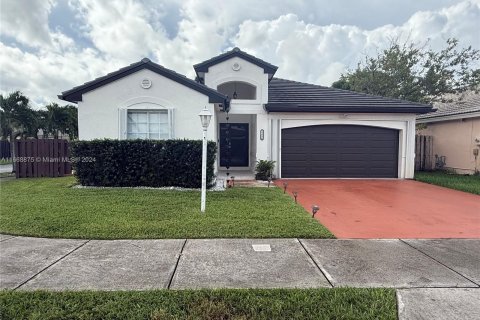 Villa ou maison à vendre à Miami, Floride: 3 chambres, 151.52 m2 № 1387785 - photo 3