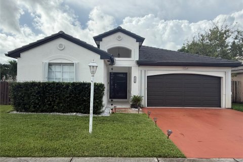 Villa ou maison à vendre à Miami, Floride: 3 chambres, 151.52 m2 № 1387785 - photo 1