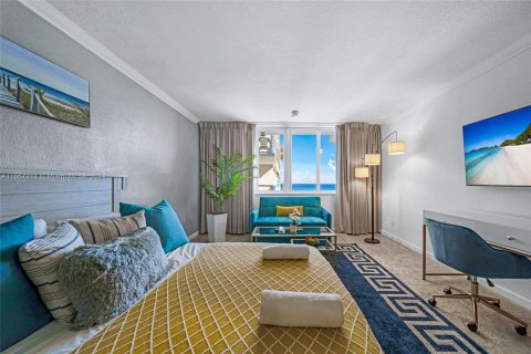 Condo in Sunny Isles Beach, Florida, 1 bedroom  № 1104255 - photo 8