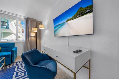 Condo in Sunny Isles Beach, Florida, 1 bedroom  № 1104255 - photo 9