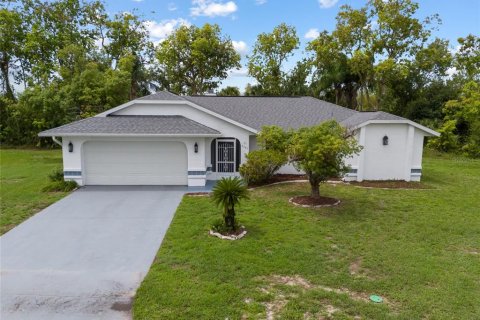 Villa ou maison à vendre à Punta Gorda, Floride: 3 chambres, 200.11 m2 № 1256880 - photo 1