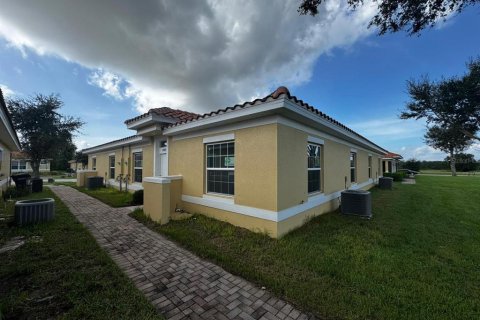 Casa en venta en Kissimmee, Florida, 2 dormitorios, 98.01 m2 № 1388720 - foto 13