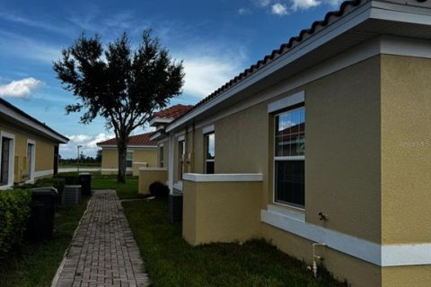 Casa en venta en Kissimmee, Florida, 2 dormitorios, 98.01 m2 № 1388720 - foto 10