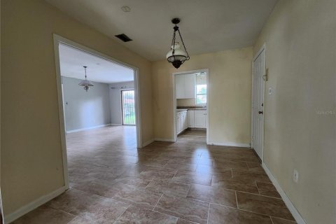 House in Tampa, Florida 3 bedrooms, 148.55 sq.m. № 1388695 - photo 30