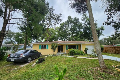 House in Tampa, Florida 3 bedrooms, 148.55 sq.m. № 1388695 - photo 3