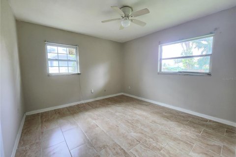 House in Tampa, Florida 3 bedrooms, 148.55 sq.m. № 1388695 - photo 11