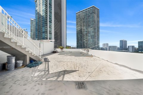 Condo in Miami, Florida, 1 bedroom  № 1385923 - photo 2