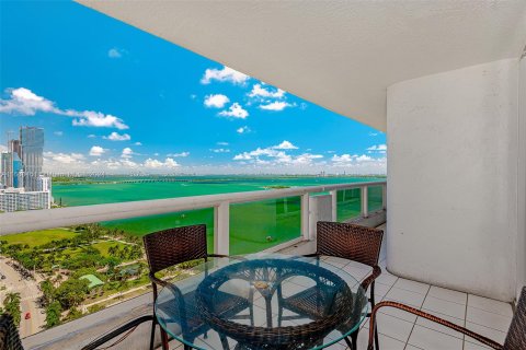 Condo in Miami, Florida, 3 bedrooms  № 1385924 - photo 23