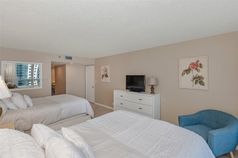 Condo in Miami, Florida, 3 bedrooms  № 1385924 - photo 14