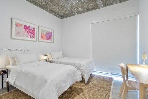 Propiedad comercial en venta en Miami, Florida № 696434 - foto 7