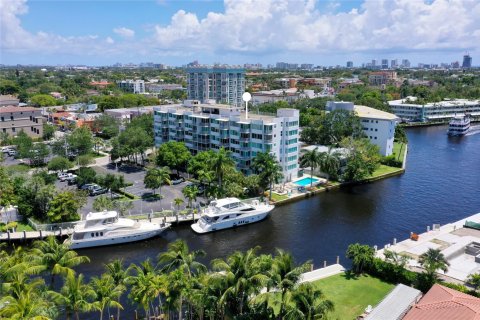 Copropriété à vendre à Fort Lauderdale, Floride: 2 chambres, 102.19 m2 № 1160362 - photo 2