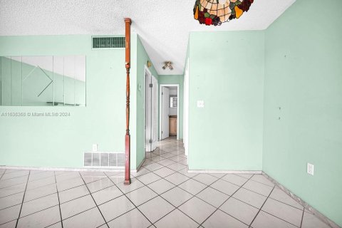 Copropriété à vendre à Hollywood, Floride: 1 chambre, 74.04 m2 № 1320632 - photo 25