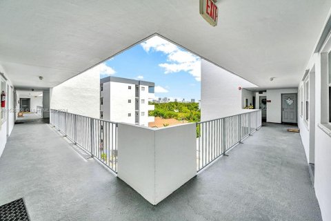 Copropriété à vendre à Hollywood, Floride: 1 chambre, 74.04 m2 № 1320632 - photo 12