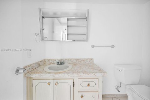 Condo in Hollywood, Florida, 1 bedroom  № 1320632 - photo 28