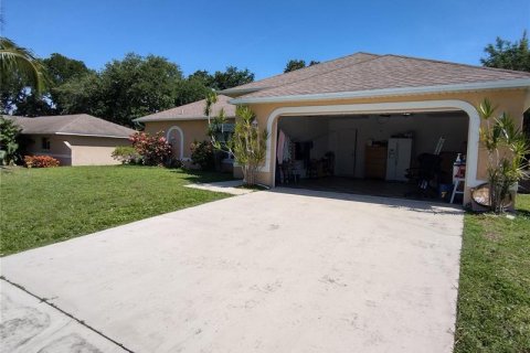 Villa ou maison à vendre à Cape Coral, Floride: 4 chambres, 159.05 m2 № 252956 - photo 27