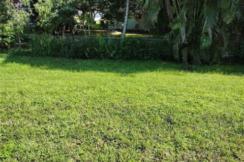 House in Cape Coral, Florida 4 bedrooms, 159.05 sq.m. № 252956 - photo 25