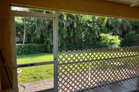House in Cape Coral, Florida 4 bedrooms, 159.05 sq.m. № 252956 - photo 23