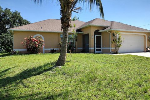 House in Cape Coral, Florida 4 bedrooms, 159.05 sq.m. № 252956 - photo 4