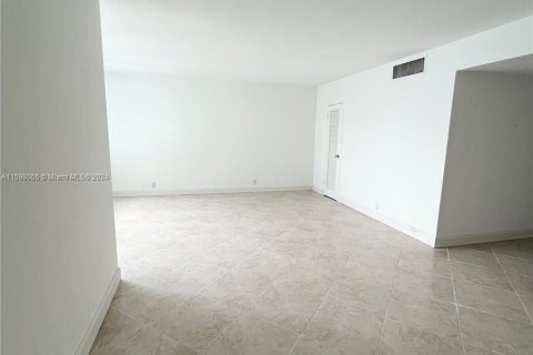 Copropriété à vendre à Miami Beach, Floride: 69.31 m2 № 1206582 - photo 2