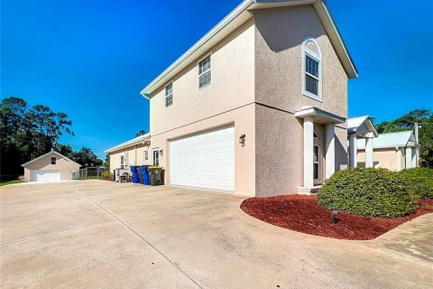 House in Sebring, Florida 6 bedrooms, 444.72 sq.m. № 1263062 - photo 9