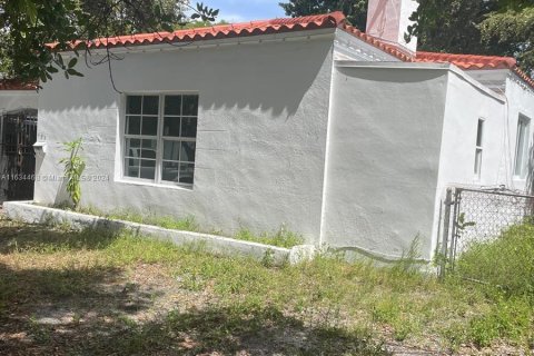 House in Miami, Florida 3 bedrooms, 105.63 sq.m. № 1295080 - photo 1