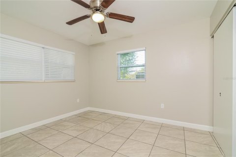 House in Sarasota, Florida 4 bedrooms, 127.74 sq.m. № 1351263 - photo 14