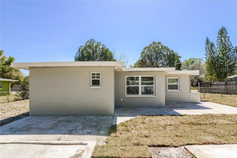 House in Sarasota, Florida 4 bedrooms, 127.74 sq.m. № 1351263 - photo 16