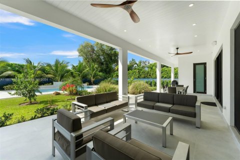 Casa en venta en Miami, Florida, 5 dormitorios, 345.78 m2 № 1399956 - foto 17