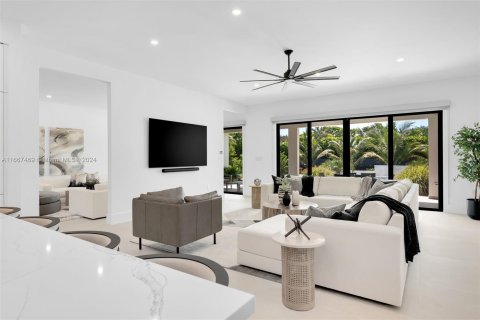 Casa en venta en Miami, Florida, 5 dormitorios, 345.78 m2 № 1399956 - foto 25