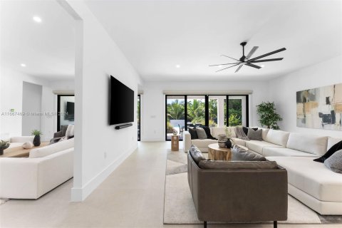 Casa en venta en Miami, Florida, 5 dormitorios, 345.78 m2 № 1399956 - foto 8