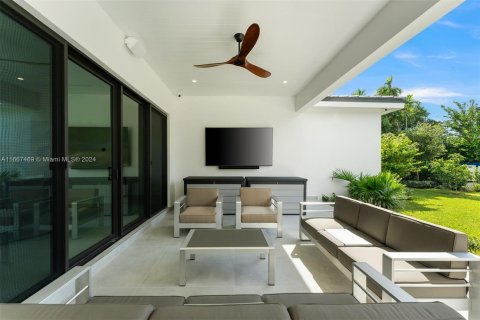 Casa en venta en Miami, Florida, 5 dormitorios, 345.78 m2 № 1399956 - foto 29