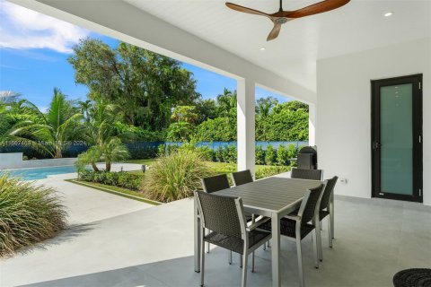 Casa en venta en Miami, Florida, 5 dormitorios, 345.78 m2 № 1399956 - foto 28