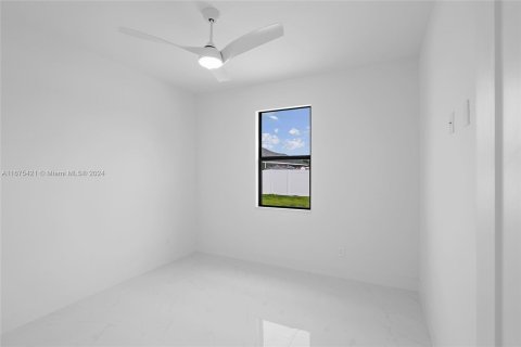 Casa en venta en Cape Coral, Florida, 3 dormitorios, 173.63 m2 № 1399999 - foto 15